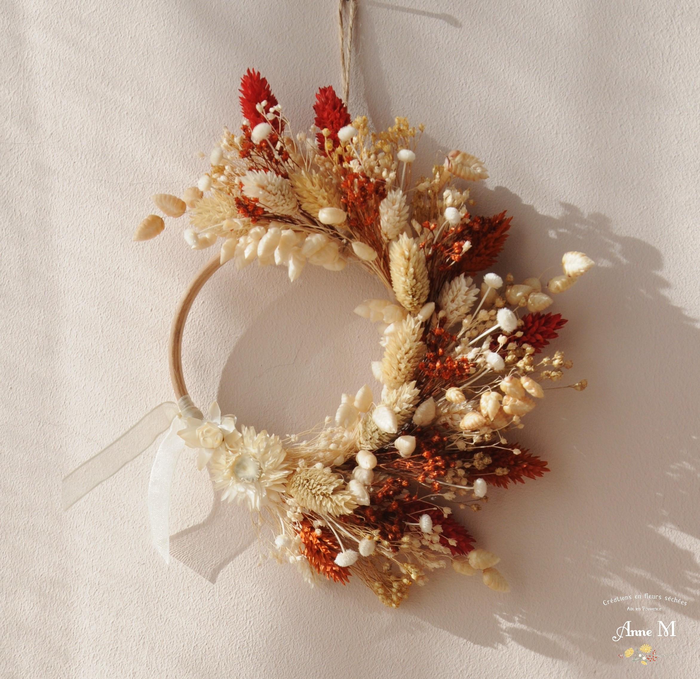 décoration en fleurs séchées couronne Broom terracotta