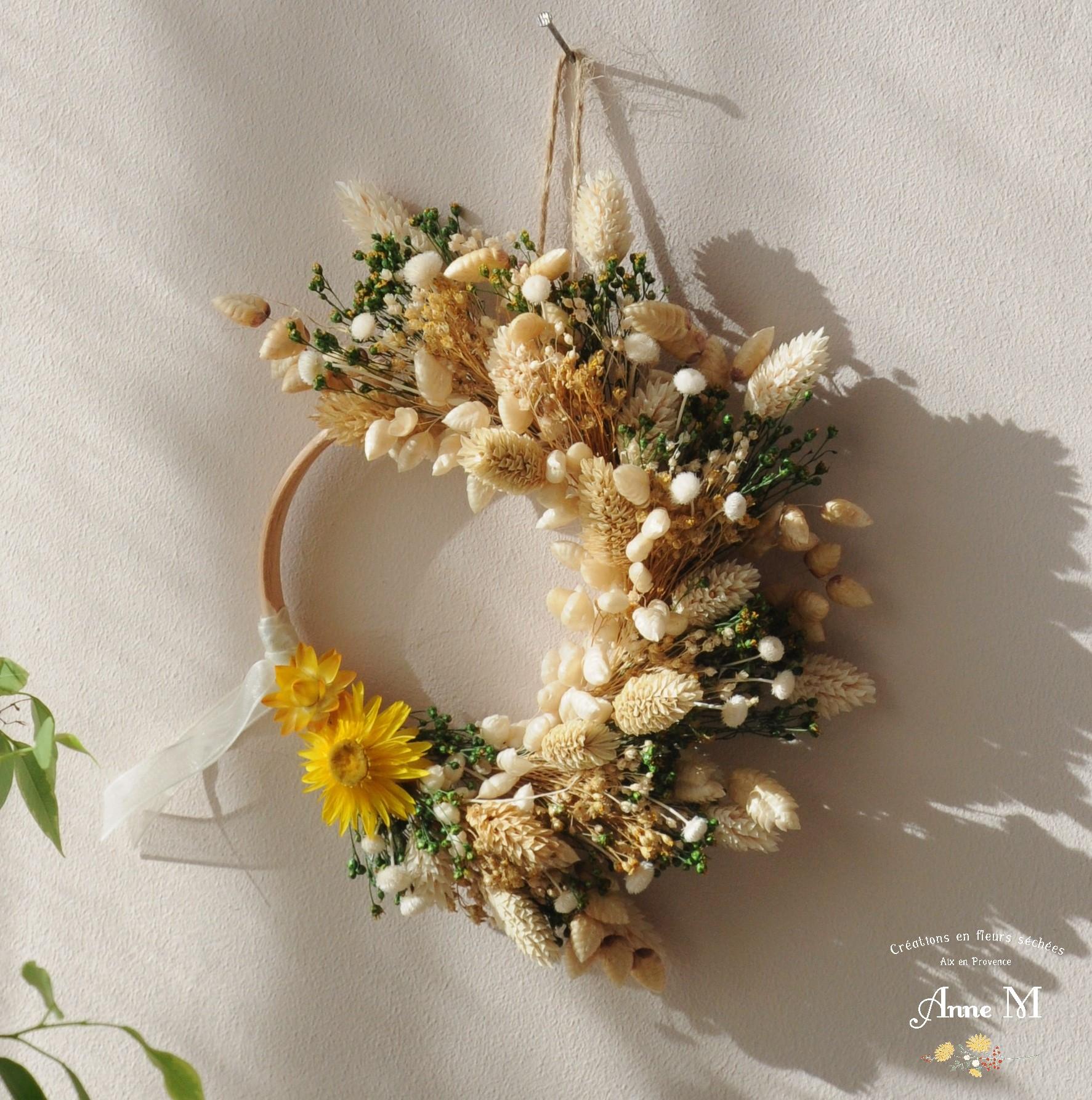 décoration en fleurs séchées couronne Broom vert