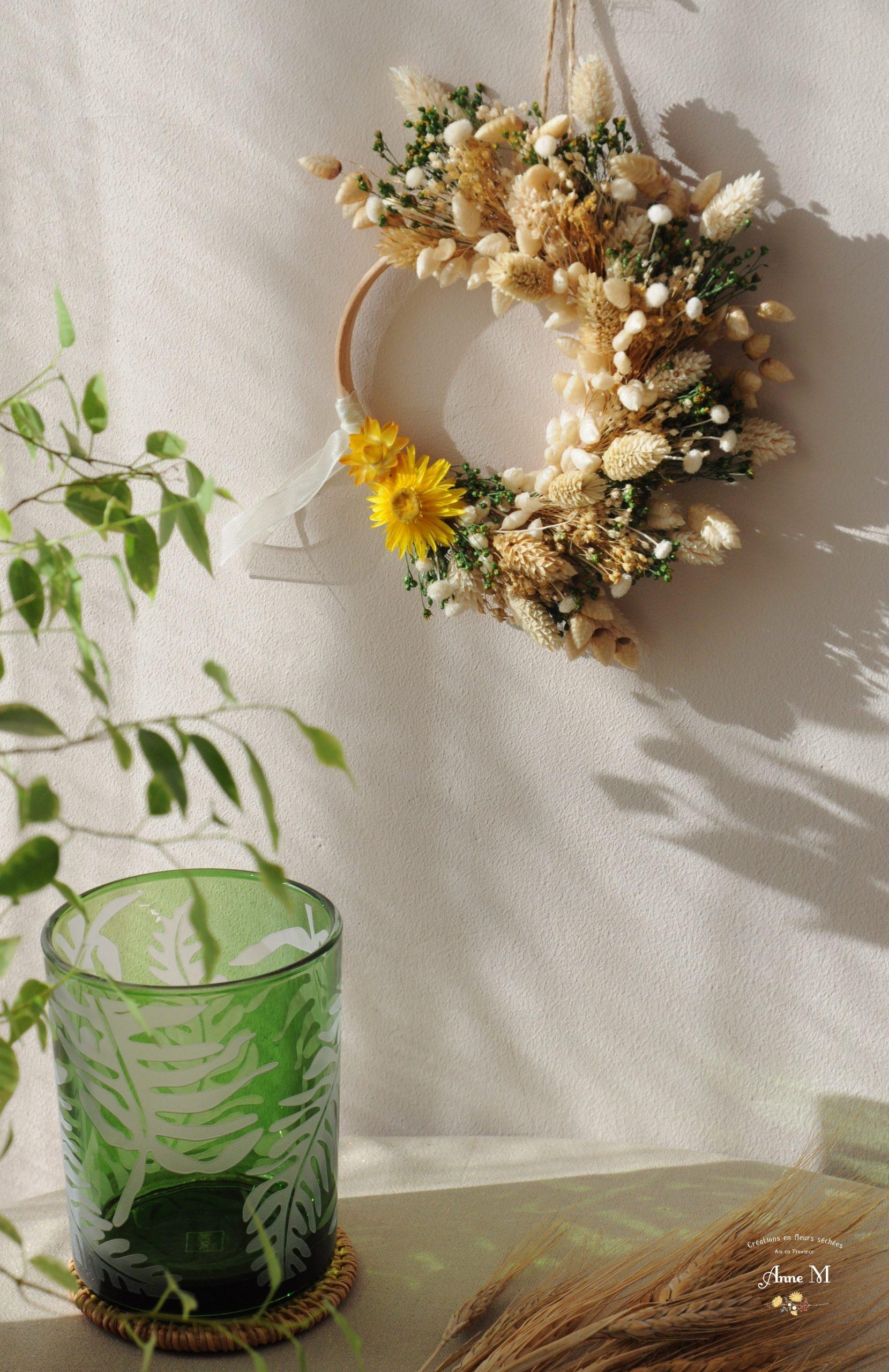 décoration en fleurs séchées couronne Broom vert