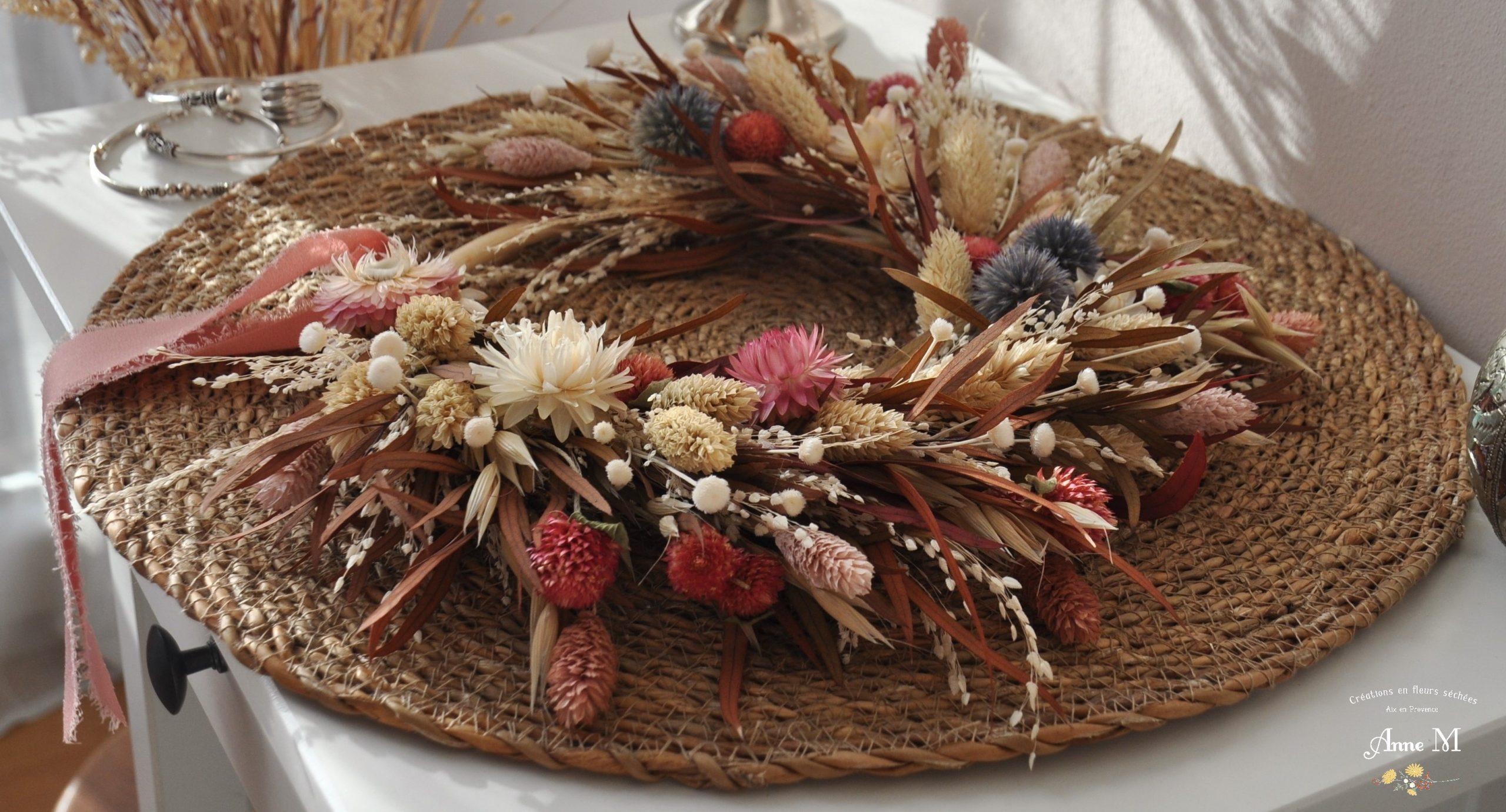 couronne de fleurs séchées Gomphrena pour décoration champêtre