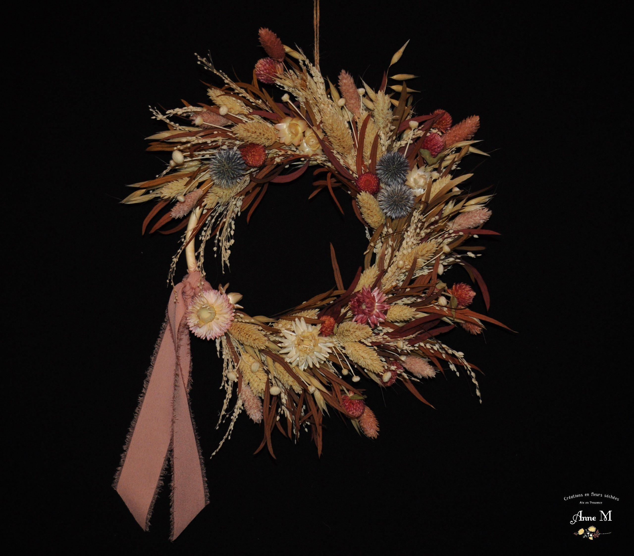 couronne de fleurs séchées Gomphrena pour décoration intérieure