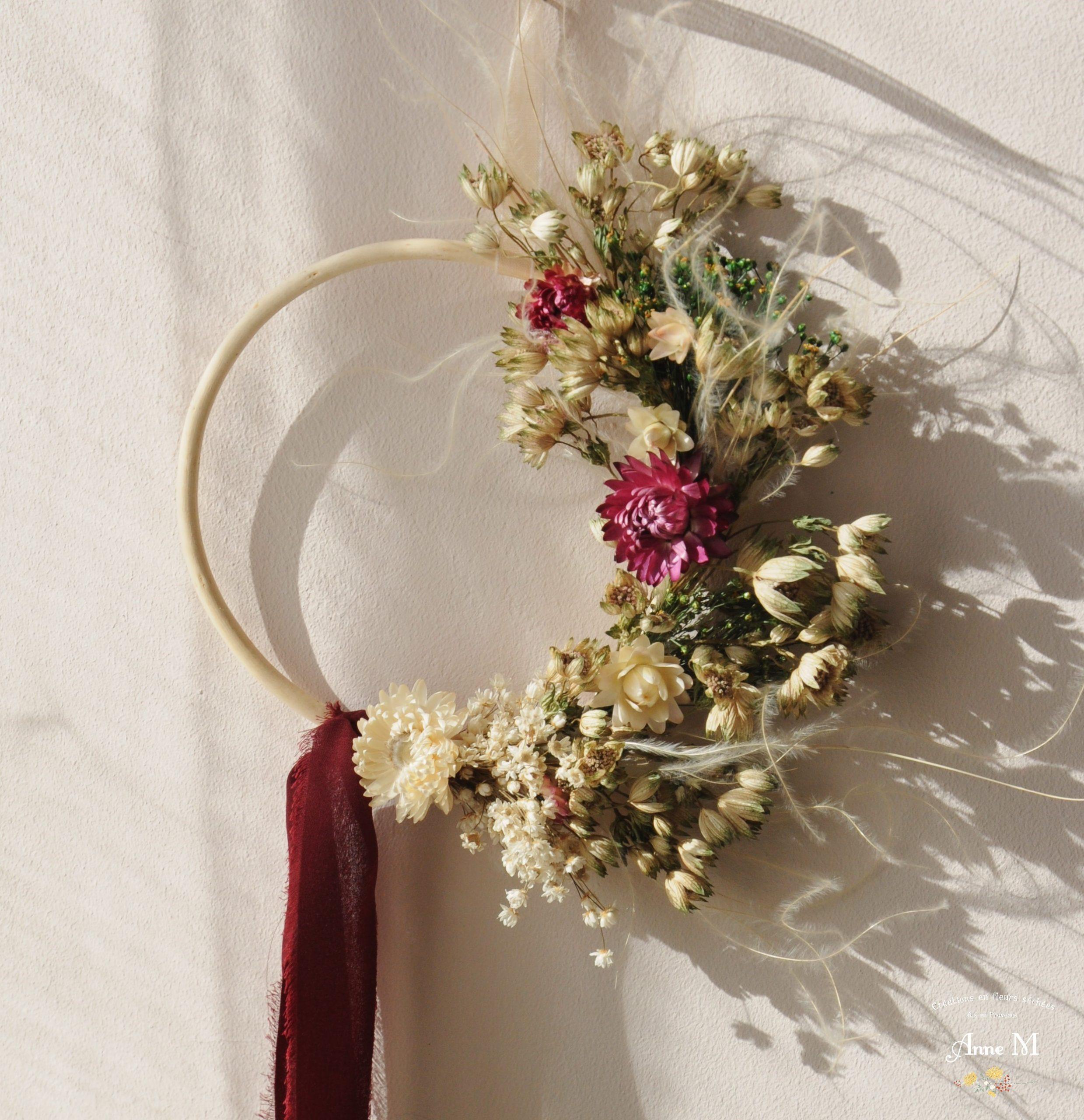 décoration en fleurs séchées couronne Astrance