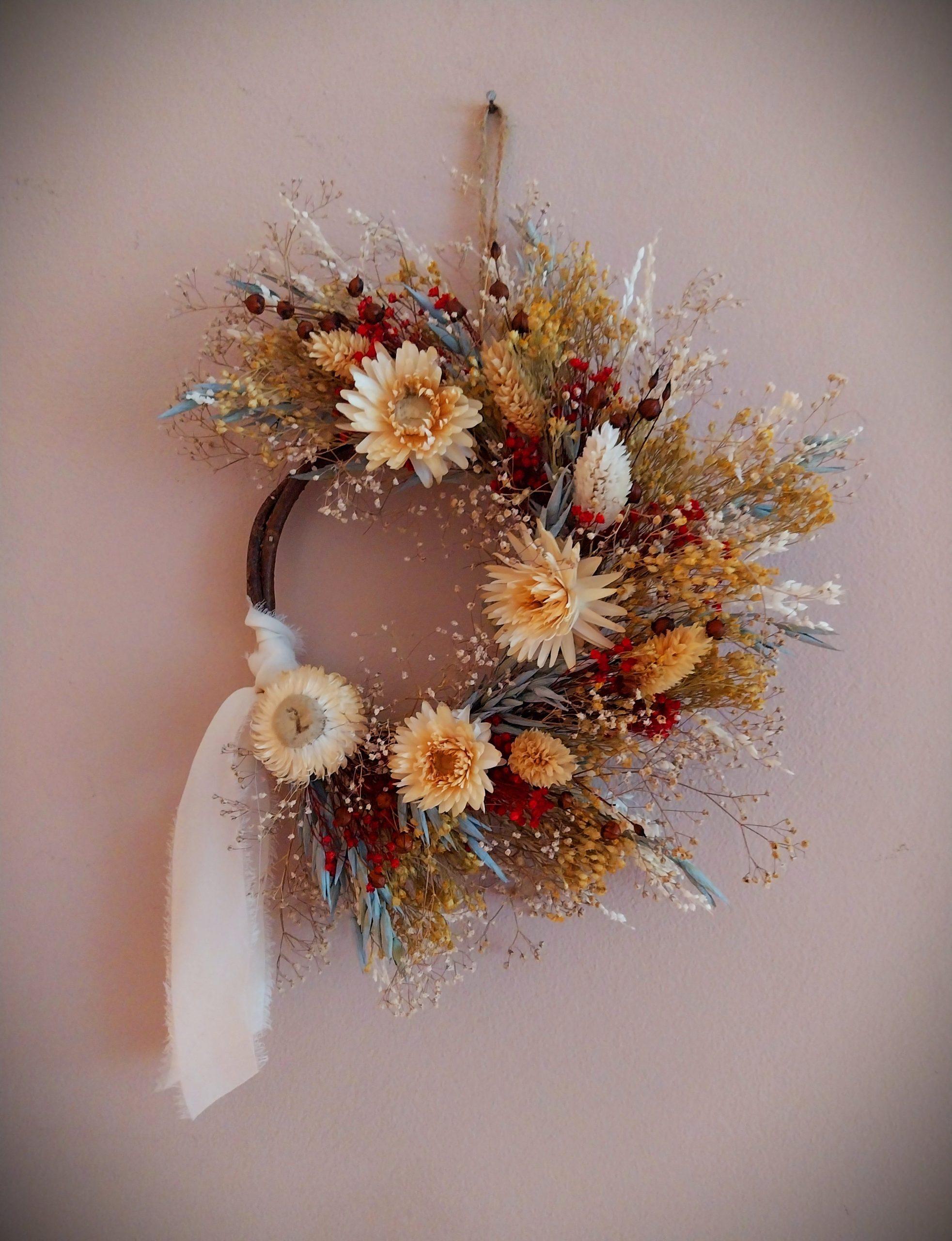 couronne de fleurs séchées en osier tressé Gypso