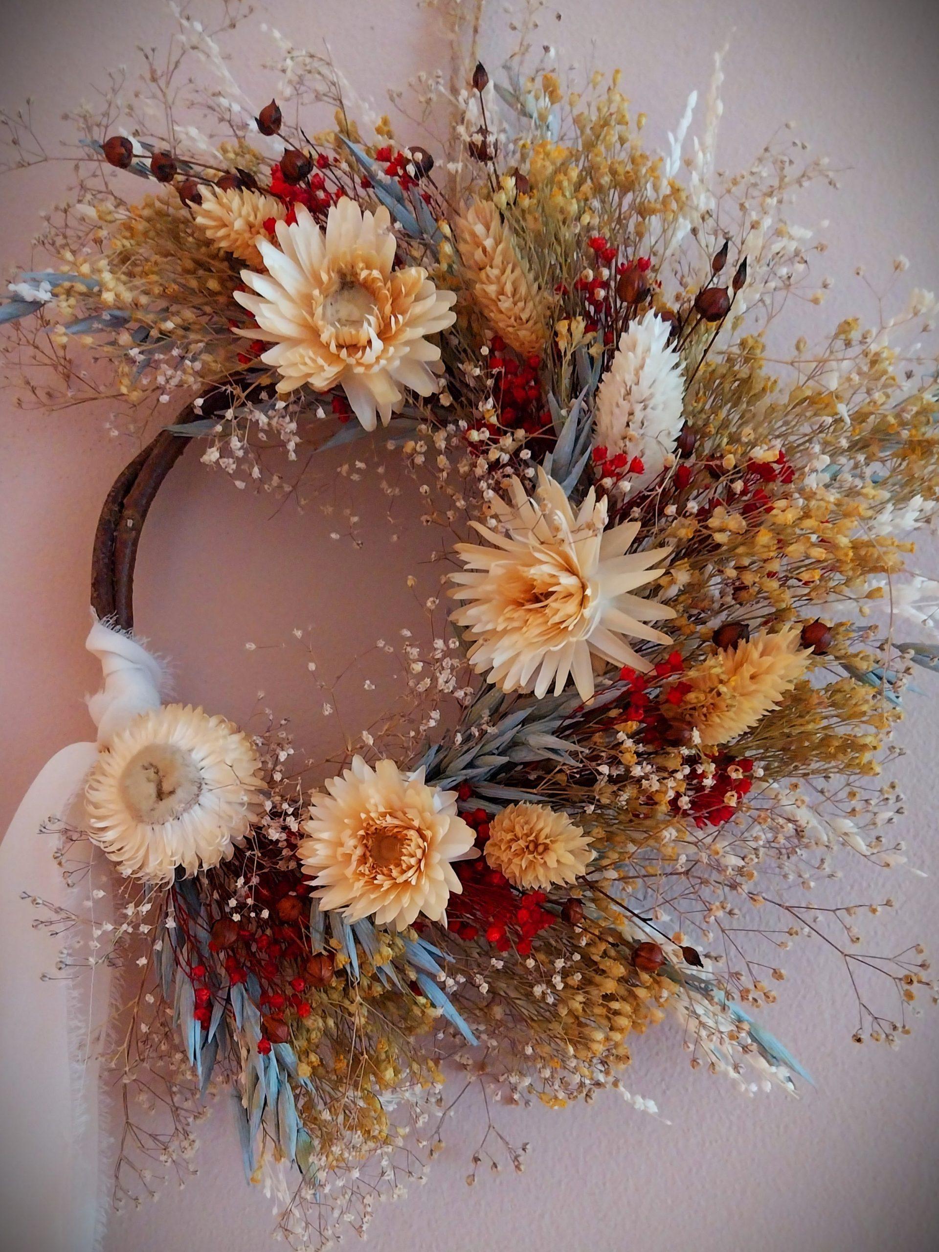 couronne de fleurs séchées bohème en osier tressé Gypso